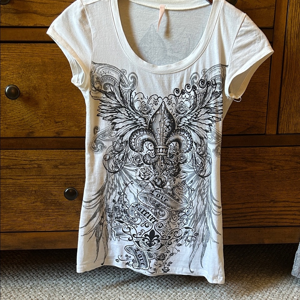 Chic White Graphic Tee with Black Design